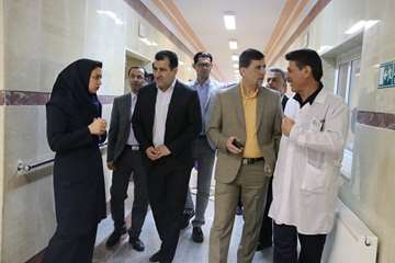 عیادت معاونان دانشگاه در آغاز سال نو از بیماران مرکز روانپزشکی رازی 